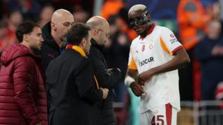 Kendi ağzıyla duyurdu! Osimhen 'Ameliyat olmam lazım' dedi ve dönüş süresini açıkladı