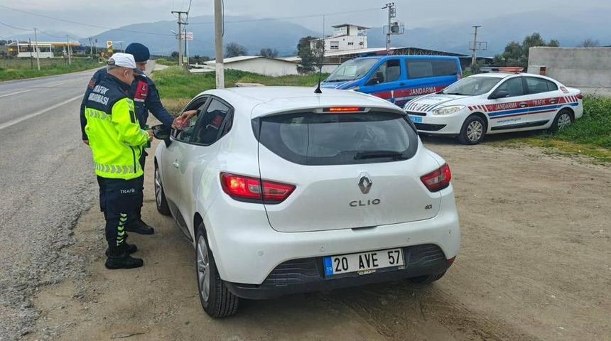 Karacasu&rsquo;da bayramda trafik ekipleri sahada