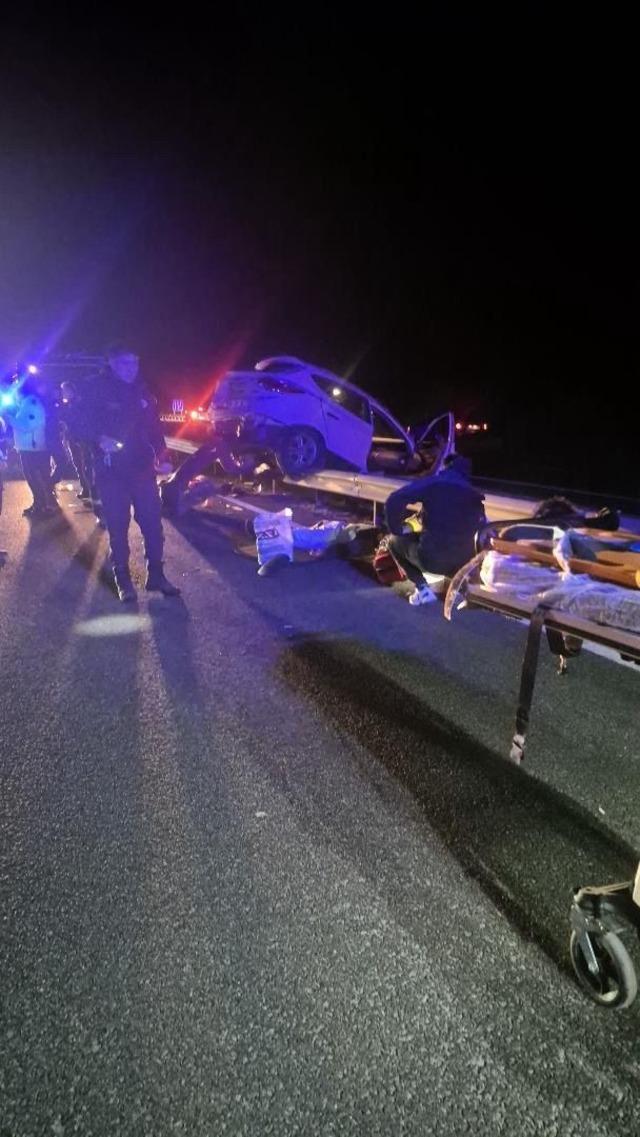 Korkun&ccedil; kaza! 2 &ouml;l&uuml; 4 yaralı 3