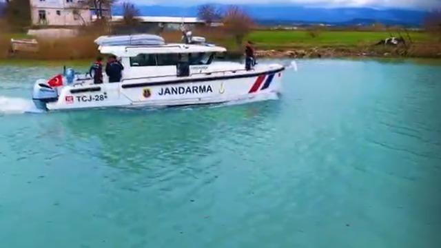 Manavgat’ta jandarmadan deniz ve ırmakta bayram mesaisi