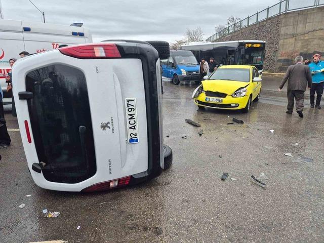 Bingöl’de trafik kazası : 5 yaralı 1