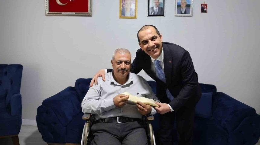 Vali Taşolar, Gazi Engen&ccedil;&rsquo;i ziyaret ederek bayramını tebrik etti