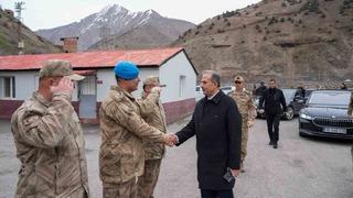 Hakkari Valisi’nden jandarmaya moral ziyareti