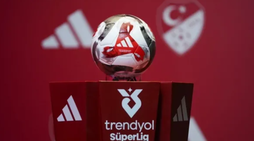 S&uuml;per Lig'de şampiyonluk oranları derbi &ouml;ncesi g&uuml;ncellendi! Trabzonspor...