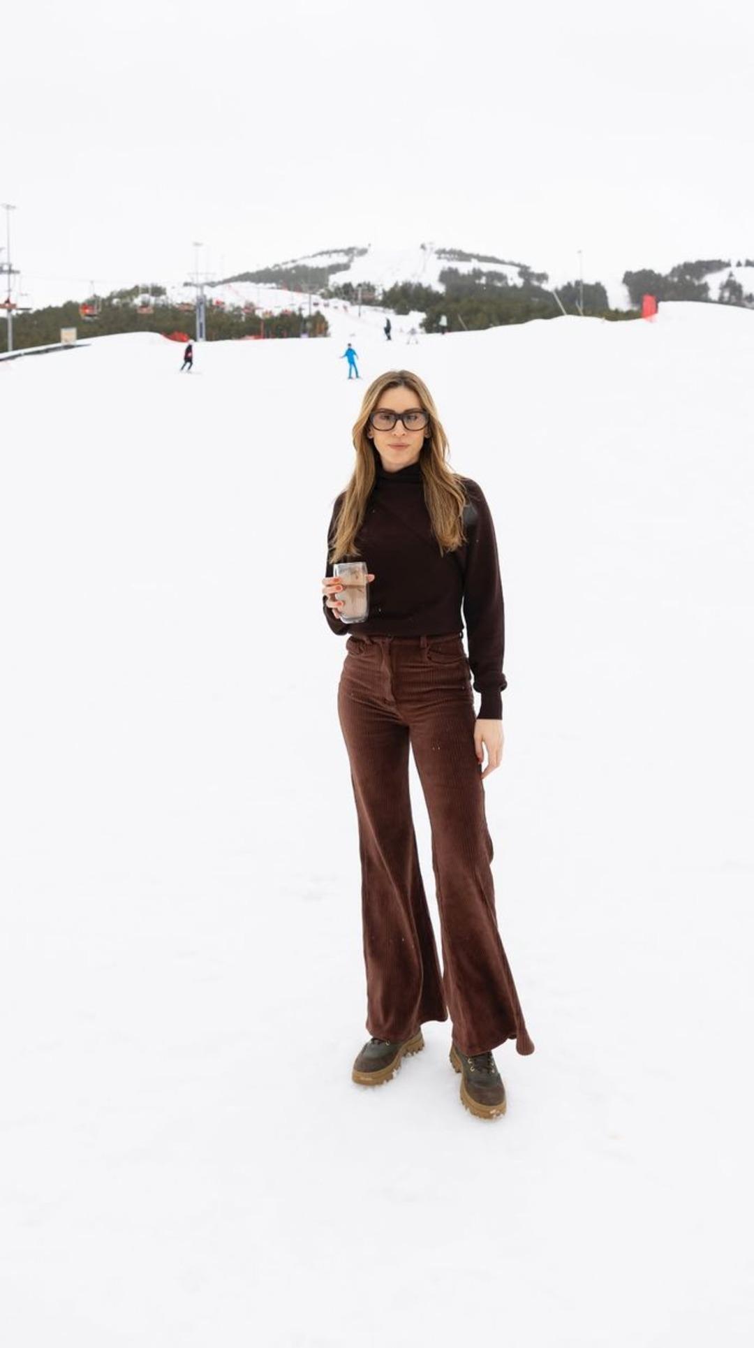 Sinem Kobal kızları Lalin ve Leyla ile birlikte kış tatilinde! Beğeni yağdı 2