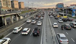 İstanbul'da trafik yoğunluğu y&uuml;zde 74'e &ccedil;ıktı