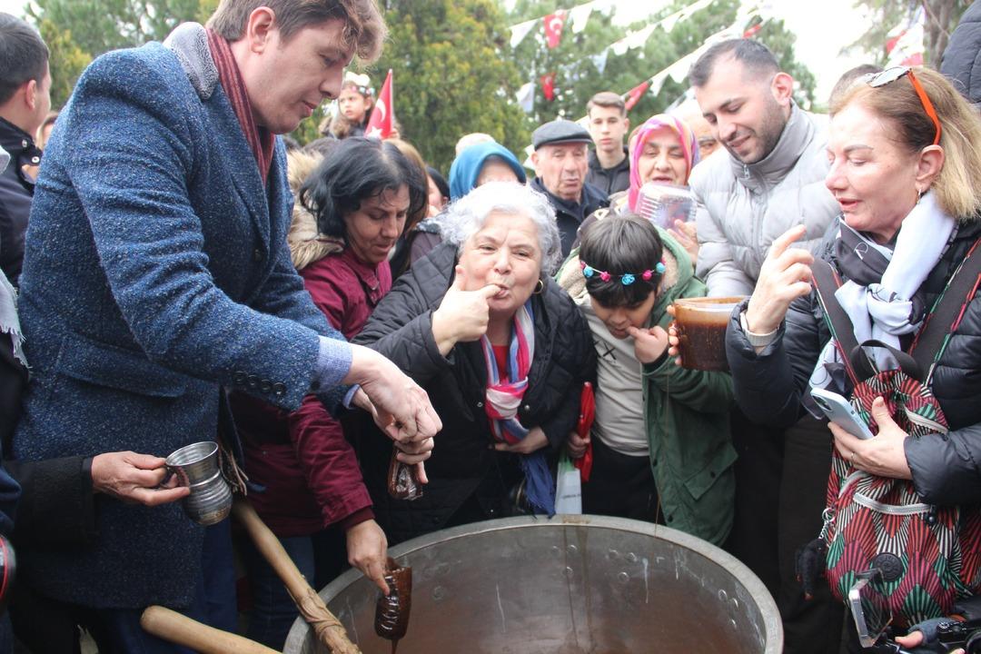 D&uuml;nyanın en kadim ve en eski festivali: Mesir Macunu i&ccedil;in kazanın i&ccedil;ine girdiler 3