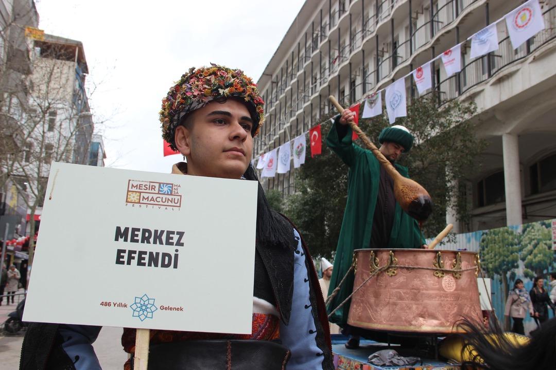 D&uuml;nyanın en kadim ve en eski festivali: Mesir Macunu i&ccedil;in kazanın i&ccedil;ine girdiler 6