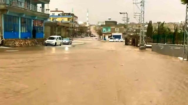 Araban'da sağanak etkili oldu