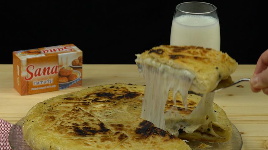 Uzayan keyif: Kavurmalı tepsi böreği