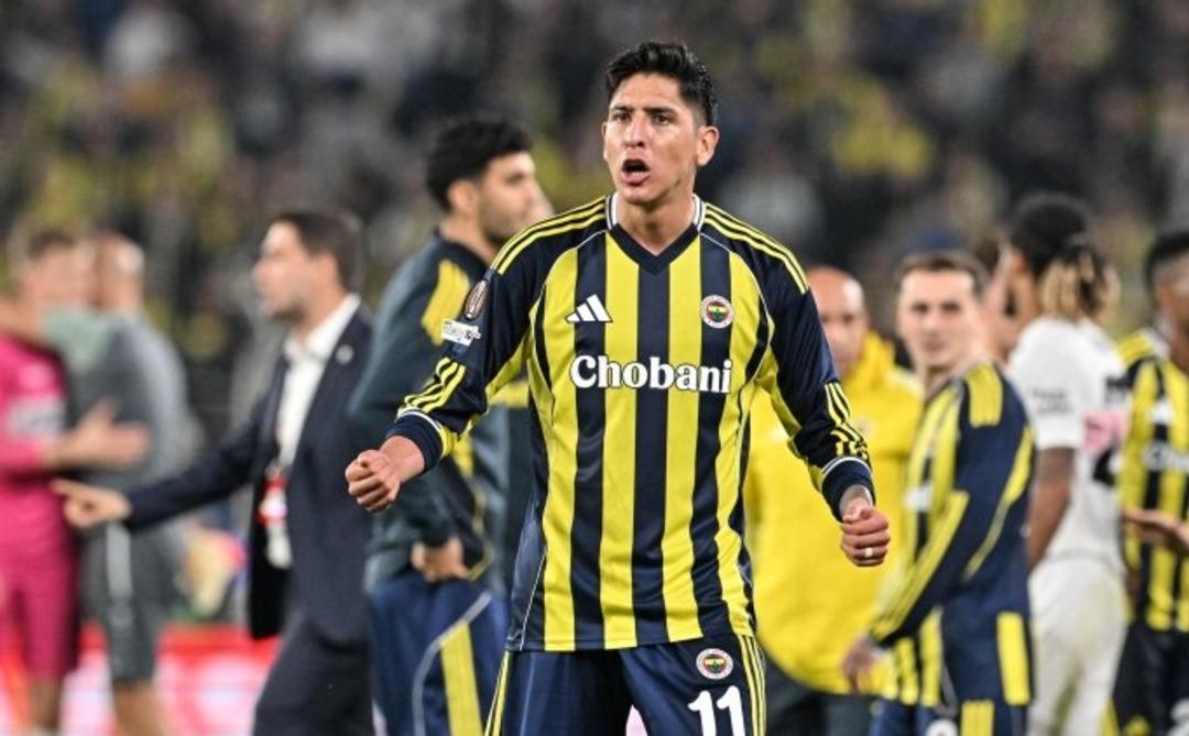 Fenerbah&ccedil;e de yeni sezonun ilk ayrılığı netleşti! Londra yolu g&ouml;r&uuml;nd&uuml; 3