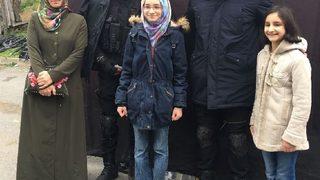 Söz dizisi oyuncularından şehit çocuklarına anlamlı ziyaret! 