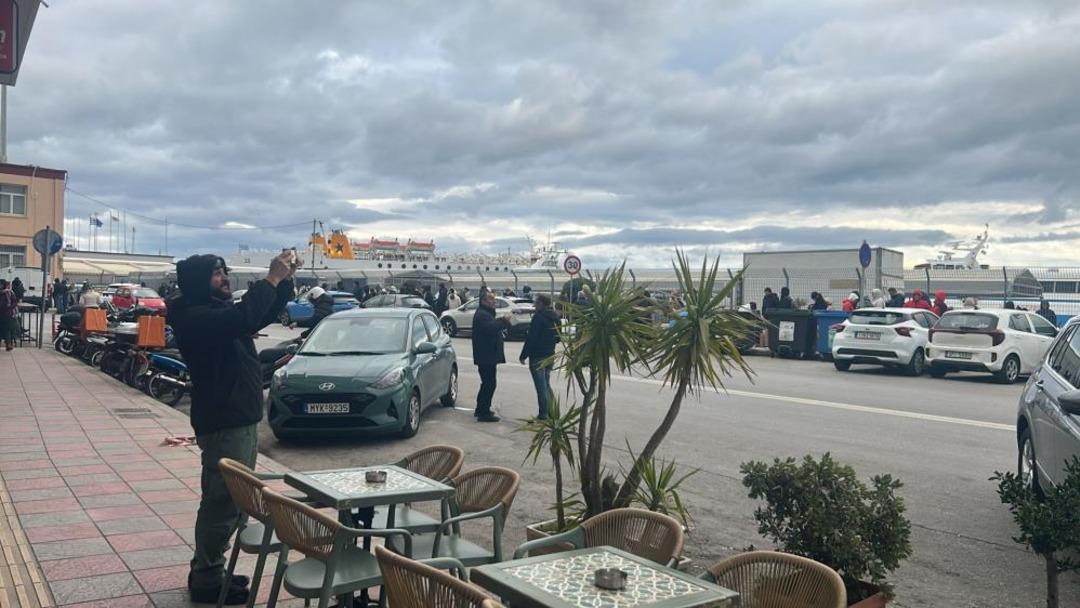 Türk tatilciler dönüş yolunda Yunanistan ın Midilli Adası nda mahsur kaldı 4