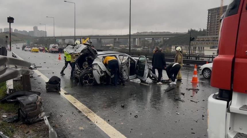Sultangazi Cebeci T&uuml;neli&rsquo;nde art arda iki kaza: 9 yaralı