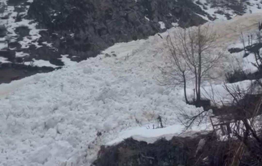 Y&uuml;ksekova&rsquo;da &ccedil;ığ paniği: K&ouml;y halkı faciadan d&ouml;nd&uuml; 2