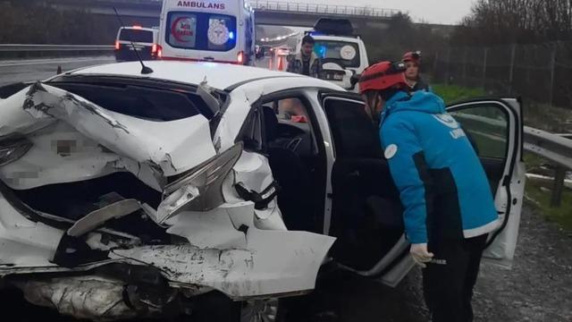 Dolu yağışı zincirleme kazaya neden oldu: 11 yaralı