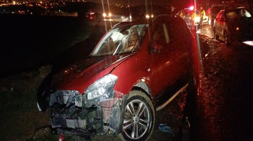 &Ccedil;orum'da iki otomobil &ccedil;arpıştı: 6 kişi yaralandı