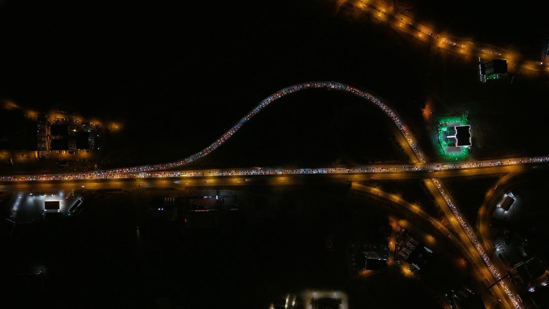 43 ilin ge&ccedil;iş noktasında tatilcilerin d&ouml;n&uuml;ş yolculuğu! Ara&ccedil; kuyruğu 40 kilometreyi aştı 1