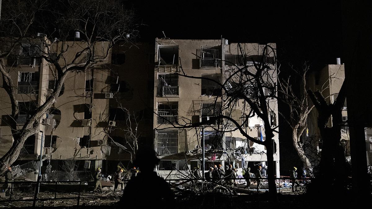 İran'dan İsrail'e saldırı! Çok sayıda kent vuruldu: 200'den fazla ölü ve yaralı - Dünya Haberleri