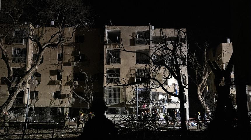 İran'dan İsrail'e saldırı! &Ccedil;ok sayıda kent vuruldu: 200'den fazla &ouml;l&uuml; ve yaralı