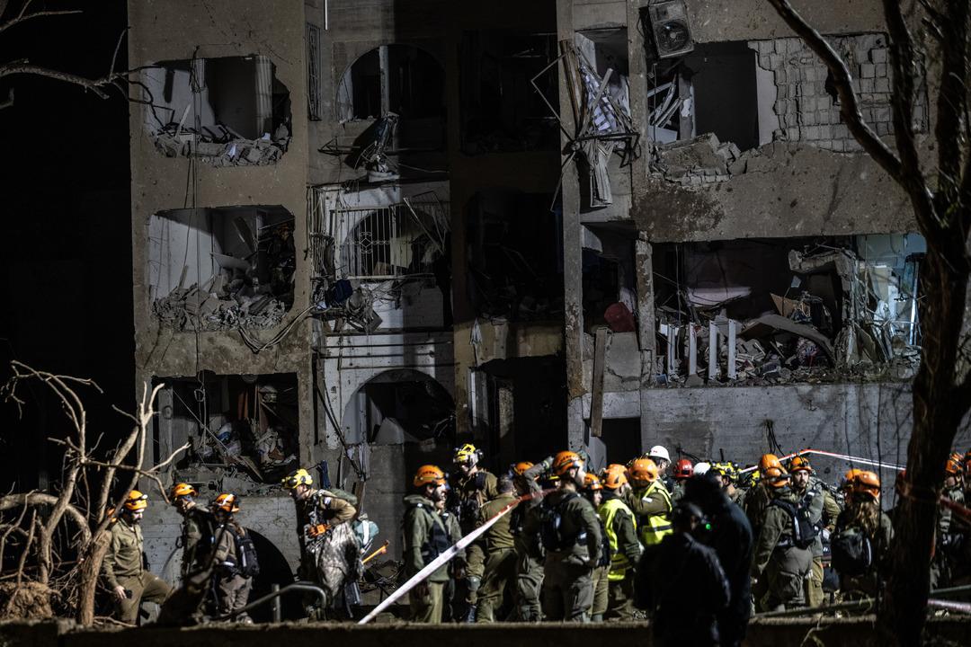 İran dan İsrail e saldırı! &Ccedil;ok sayıda kent vuruldu: 200 den fazla &ouml;l&uuml; ve yaralı 1