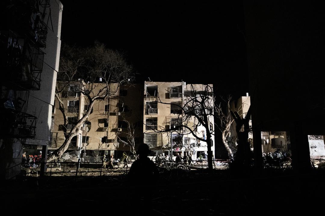 İran dan İsrail e saldırı! &Ccedil;ok sayıda kent vuruldu: 200 den fazla &ouml;l&uuml; ve yaralı 2