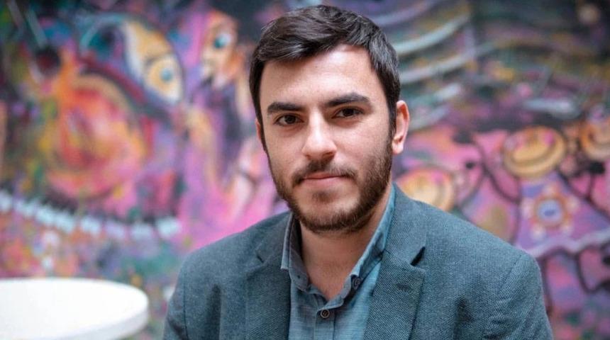 Gazeteci İsmail Arı g&ouml;zaltında! "Tokat'tan Ankara'ya getiriliyor"