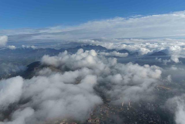 Bulutlar Kozan Kalesi&rsquo;nde dans etti, ortaya masalsı g&ouml;r&uuml;nt&uuml;ler &ccedil;ıktı 5