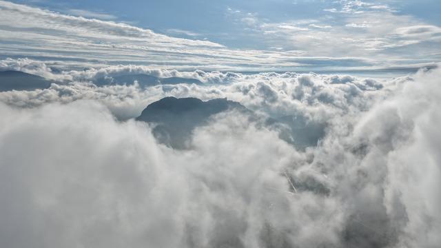 Bulutlar Kozan Kalesi’nde dans etti, ortaya masalsı görüntüler çıktı
