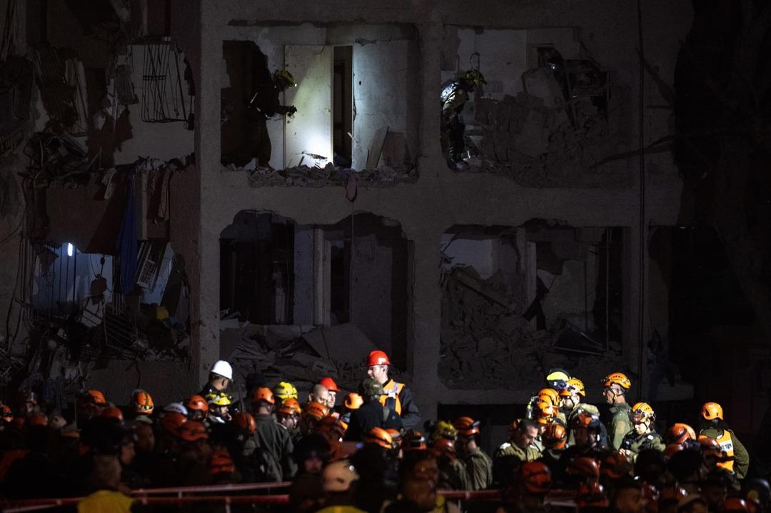 İsrail de kaos! İran cehennemi yaşattı: İşte büyük yıkımın görüntüleri! 5