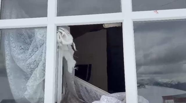 G&uuml;m&uuml;şhane&rsquo;de akılalmaz olay: Ayılar bu kez kapıdan değil pencereden girdi 4