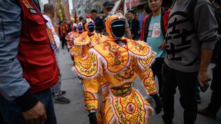 Robotlar sokağa böyle çıktı! Görenler dönüp bir daha baktı...