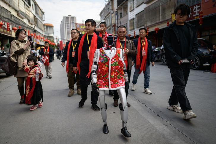 Robotlar sokağa böyle çıktı! Görenler dönüp bir daha baktı... G3