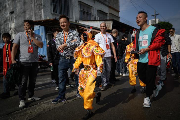 Robotlar sokağa böyle çıktı! Görenler dönüp bir daha baktı... G4