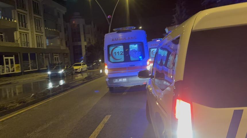 Asans&ouml;rde mahsur kaldılar, eve gelince hastanelik oldular