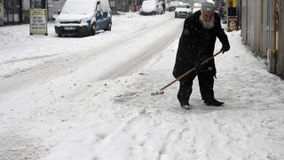 Ardahan ve Kars'ta kar yağışı ve soğuk hava etkili oldu