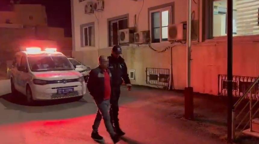 Adana&rsquo;da 18 yıl 11 ay hapis cezasıyla aranan firari yakalandı