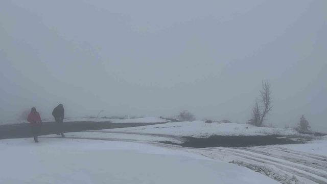 Bayram tatilinde kar yağışının tadını çıkardılar 2