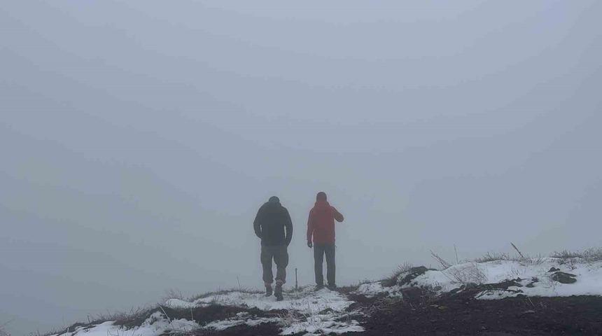 Bayram tatilinde kar yağışının tadını &ccedil;ıkardılar