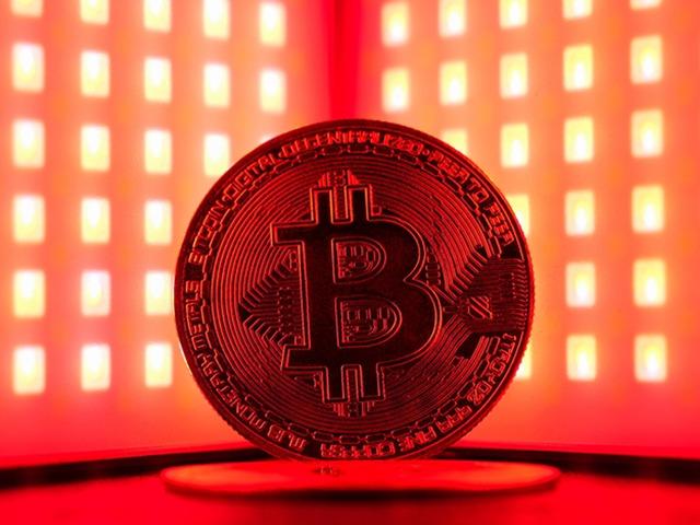 Bitcoin son 3 haftanın en d&uuml;ş&uuml;k seviyesinde! 70 bin doların altına geriledi