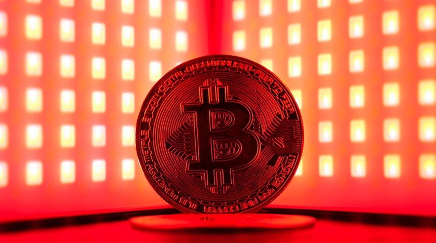 Bitcoin son 3 haftanın en d&uuml;ş&uuml;k seviyesinde! 70 bin doların altına geriledi