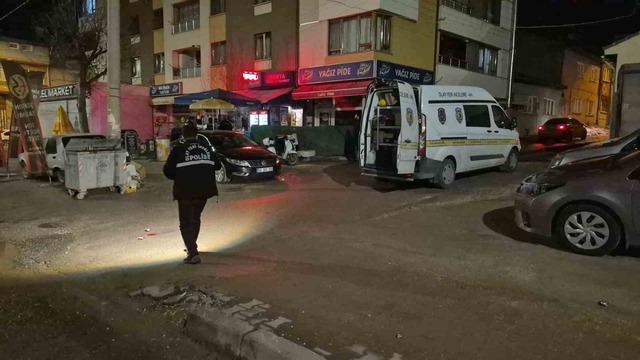 Eskişehir&rsquo;de alacak verecek kavgası kanlı bitti: 2 yaralı 2