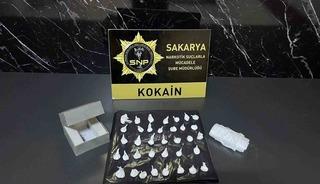 M&uuml;cevher kutusundan 38 par&ccedil;a kokain &ccedil;ıktı: 1 tutuklama