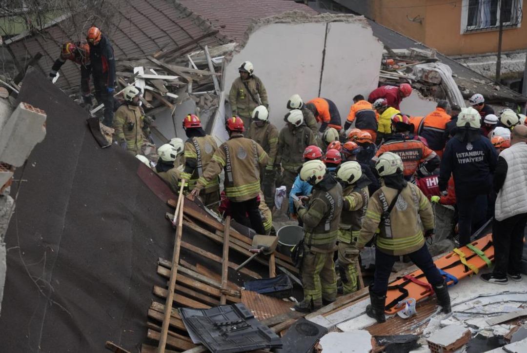 Enkaz altındaki yakınına telefonla ulaştı:  Faik iyi misin?  2