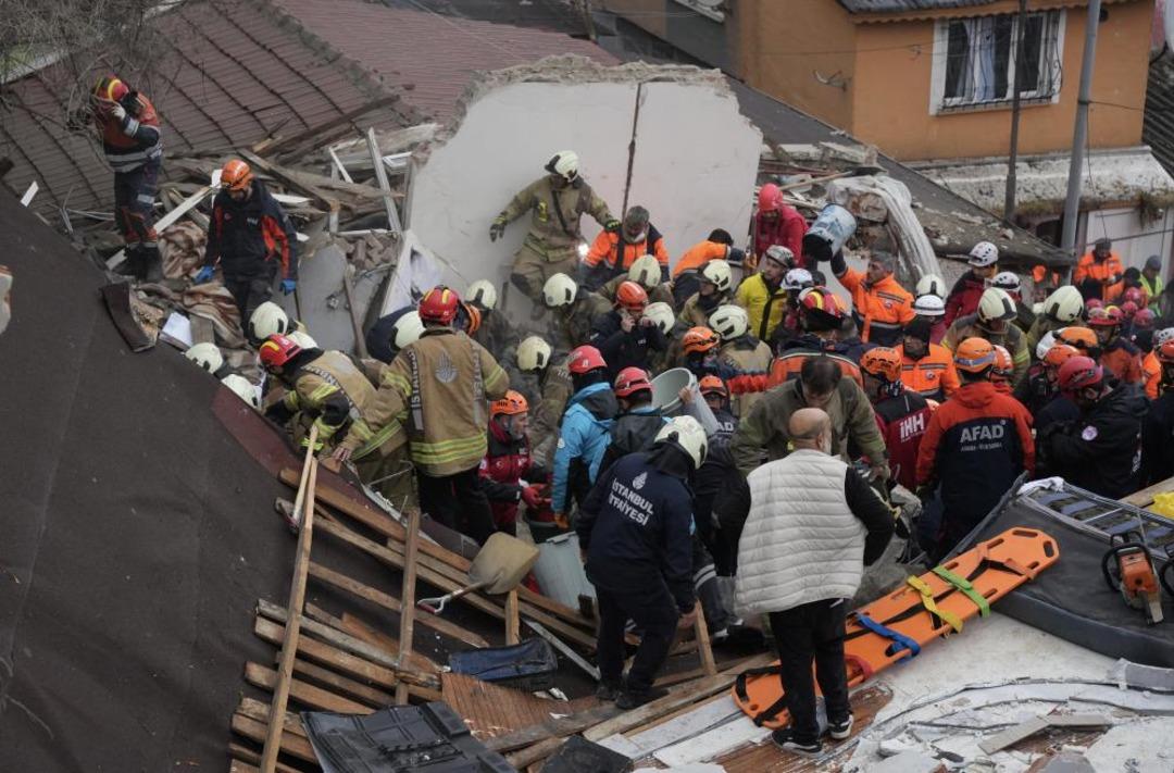 Enkaz altındaki yakınına telefonla ulaştı:  Faik iyi misin?  3