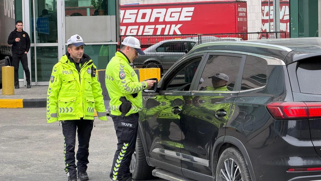 Vizesiz ve yakın diye akın ettiler: Uzun kuyruklar oluştu 5