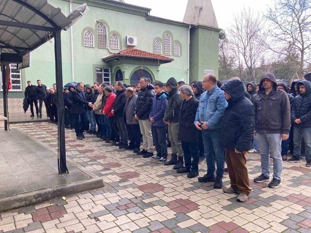 Cinayetle biten kavgada hayatını kaybeden polis memuru son yolculuğuna uğurlandı 3