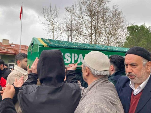 Cinayetle biten kavgada hayatını kaybeden polis memuru son yolculuğuna uğurlandı 1