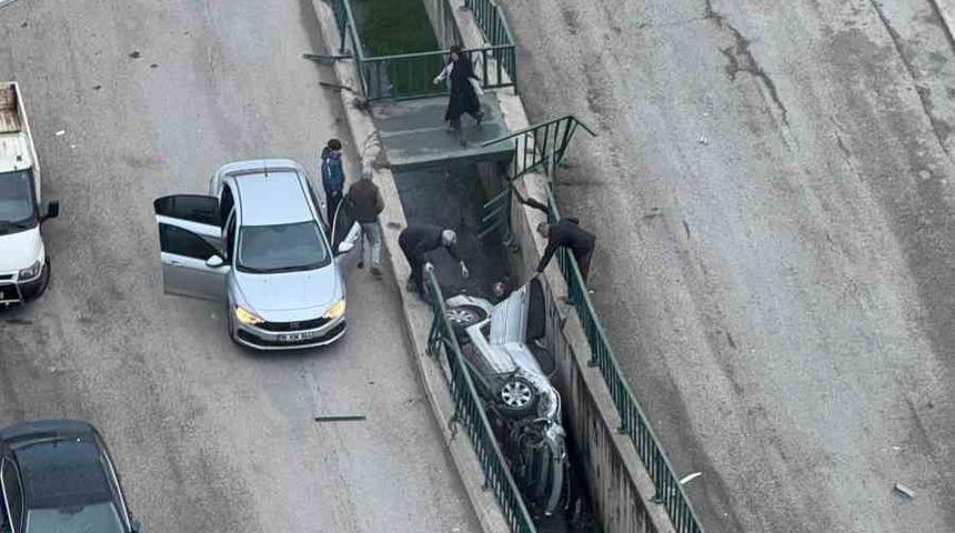 Alkoll&uuml; ve ehliyetsiz s&uuml;r&uuml;c&uuml; ortalığı birbirine kattı