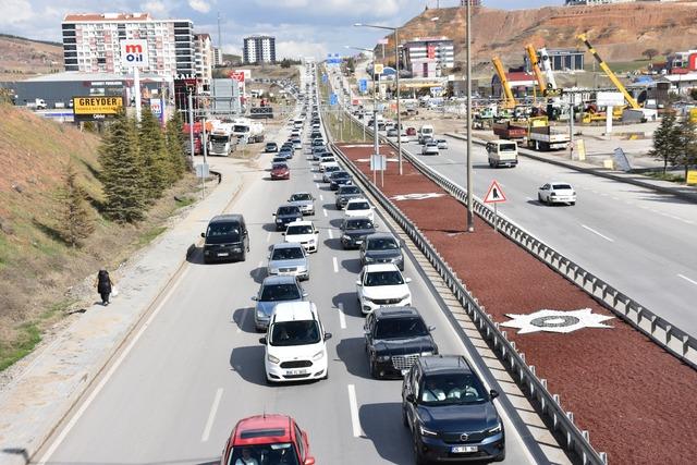 Kilit kavşak Kırıkkale de bayram dönüşü yoğunluğu 5